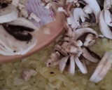 Foto del paso 3 de la receta: Fideos coditos (gomiti 🇮🇹) con salsa de hongos champignones blancos 🍄