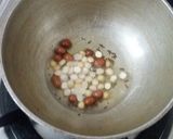 A picture of step 2 of Khakhra chivada.