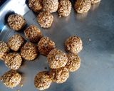 તલના લાડુ (Til Ladoo Recipe In Gujarati) રેસીપી સ્ટેપ3ફોટો