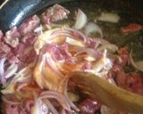 A picture of step 3 of Spicy beef wrap.