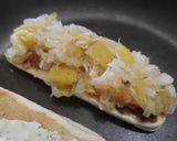 Foto del paso 3 de la receta: Sándwich🧅🥯de cebolla🍍y piña caramelizadas🥐con queso🥯🍯🧀