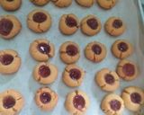Foto langkah ke 3 dari resep Blueberry Thumbprint Cookies Ekonomis.