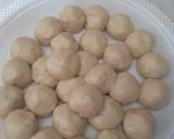 Foto langkah ke 1 dari resep Bakpia kering isi keju.
