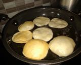 साखरेच्या पाकात बुडवलेली बदाम, काजू पुरी : (pakatil badam kaju poori recipe in marathi) रेसिपी स्टेप 4 फोटो 
