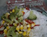 Foto langkah ke 5 dari resep Brokoli kuah pedas ala anak kos.