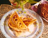 A picture of step 5 of Gur ki Roti (jaggery stuffed paratha) 😋 sweet paratha 😋.