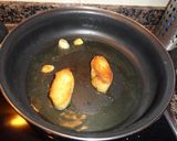 Foto del paso 2 de la receta Rape con almejas y salsa picante