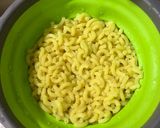 A picture of step 1 of Signature s’ creamy sauce macroni/pasta.