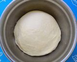 Hình bước làm 1 của món Crescent roll hình quạt