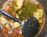 A picture of step 3 of Eid Special Green Chicken Karahi.