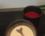 Une image de l'étape 1 de Panna cotta au coulis de framboise.