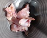 Foto langkah ke 1 dari resep Ayam Goreng Tepung Sajiku.