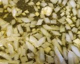 Foto del paso 1 de la receta: Revuelto de gambas y champiñones