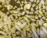 Foto del paso 1 de la receta: Revuelto de gambas y champiñones