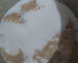 A picture of step 4 of Caramel banana & almonds milkshake.