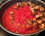 Foto del paso 1 de la receta: Espaguetti baby portobello & Pomodoro