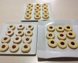 Foto del paso 5 de la receta: Galletas rellenas de mermelada y dulce de leche