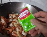 Foto langkah ke 4 dari resep Udang Goreng Mentega.