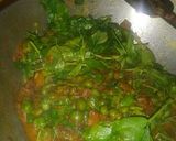 A picture of step 4 of Methi matar malai.