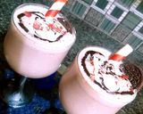 A picture of step 3 of Oreo shake.
