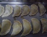 Foto del paso 9 de la receta: Empanadas caseras con carne cortada a cuchillo