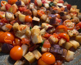Foto del paso 1 de la receta: Pasta con berenjena, tomates y mozzarella fresca