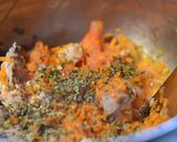 Foto del paso 2 de la receta: Salsa simil boloñesa con pollo