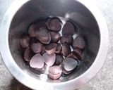 ஹோம் மேட் சாக்லேட் (Homemade chocolate recipe in tamil) ரெசிபி ஸ்டேப் 2 புகைப்படம்