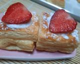 Foto langkah ke 3 dari resep Puff Pastry Stawberry Cream.