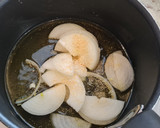 Foto del paso 2 de la receta: Carrilleras ibéricas estofadas al vino blanco con salsa española