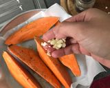 Foto langkah ke 2 dari resep Baked sweet potato.