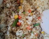 Foto langkah ke 4 dari resep Nasi Goreng Rumahan.