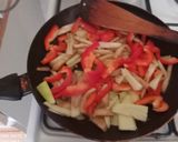 Csirkemell zöldségekkel, joghurtos-mogyorós mártásban - fogyis recept fázis 4 fotója