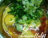 A picture of step 1 of Capsi Omelette or Green Omelette.
