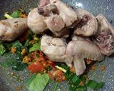Foto langkah ke 4 dari resep Ayam Woku Kemangi.