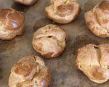 A picture of step 4 of Cream Puffs.