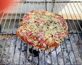Foto del paso 4 de la receta: Pizza a la parrilla con masa integral