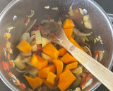 Foto del paso 4 de la receta: Crema de verduras con lentejas y toque exótico