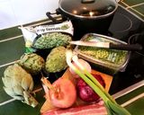 Foto del paso 1 de la receta: Guisantes con habas y alcachofas 🫛