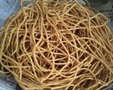 लसुणी शेव (lasuni sev recipe in marathi) रेसिपी स्टेप 4 फोटो 