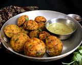 A picture of step 5 of Rava Moringa Paniyaram.