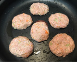 Foto del paso 4 de la receta: Mini Hamburguesa con verduras para bebé