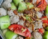 Foto langkah ke 3 dari resep Sop Oyong Bakso.