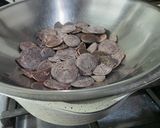 Foto del paso 6 de la receta: Salchijor - Alfajor de salchichón