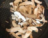 Házi csirkemájkrémmel, sajttal, baconnal töltött gombafejek ➡️ zöldség körettel 🐥🍄🍽🔝 recept fázis 4 fotója