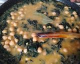 Foto del paso 3 de la receta: Espinacas con garbanzos