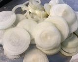 Une image de l'étape 3 de Truites saumonées aux oignons doux d Italie et aromates de la mer.