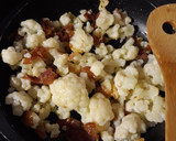 Foto del paso 4 de la receta: Coliflor salteada con ajo y jamón