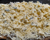 Foto del paso 5 de la receta: Matambrito en barbacoa y 4 quesos con puré mixto