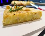 Foto del passaggio 5 della ricetta Torta salata rustica di porri e patate 🥔🥘🧀
